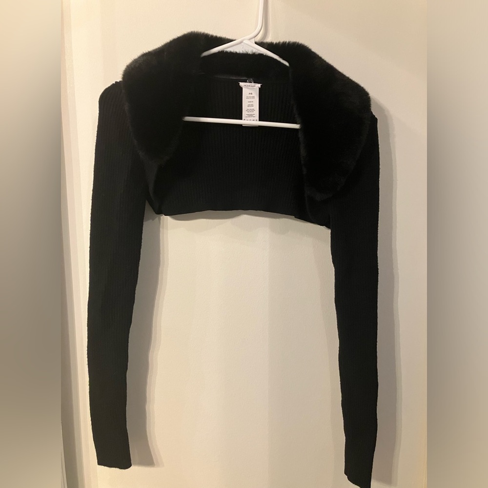 Garage black long sleeve with detachable fur